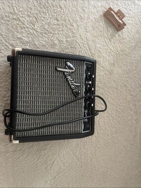 Fender Black and Silver Portable Speaker/Practice Amp with Cable